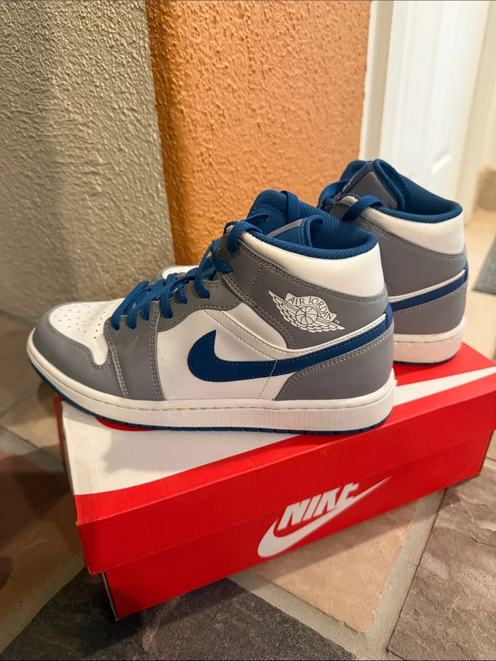 Nike Men’s Air Jordan 1 OG Retro true blue - Picture 2 of 3
